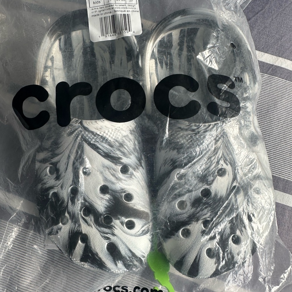 NWT - Crocs Kids' Black and White Marble size j3
